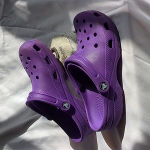 Women's Size 9 Men's Size 7 Purple Crocs Classic Clog